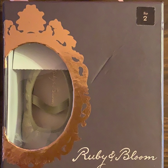 RUBY & BLOOM - Picture 4 of 5